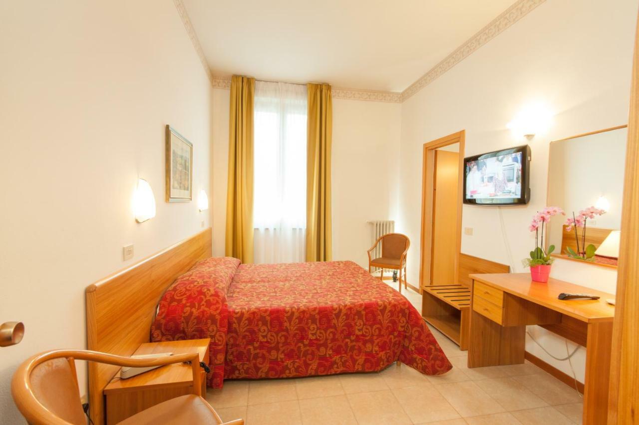 Albergo Vittoria サルソマッジョーレ・テルメ エクステリア 写真